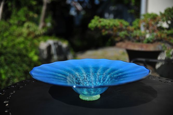 Hovedbilde Kunstglass - bølge fat, blå