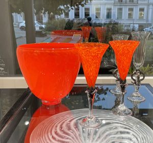 Hovedbilde Kunstglass - R&oslash;d sk&aring;l og 2 ...